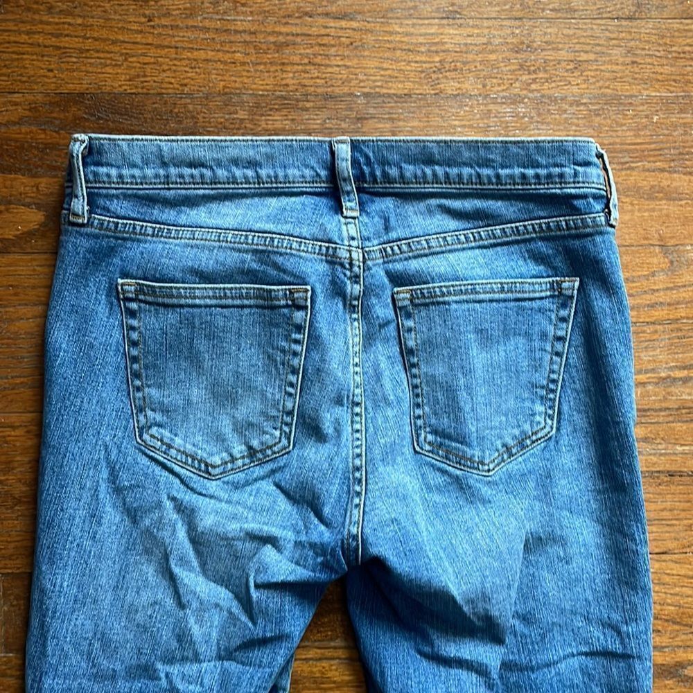 Gap Light Wash Distressed Jeans - Picture 6 of 7